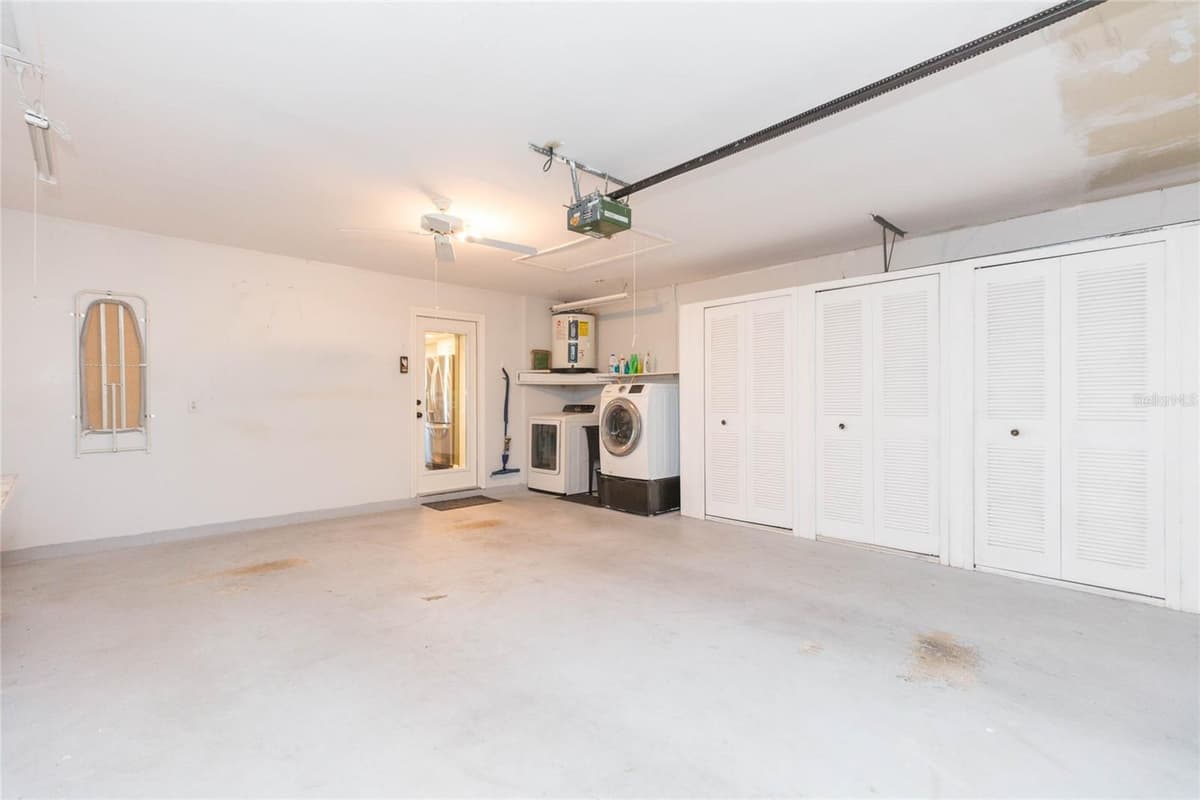 8423 PEBBLE DRIVE — photo 35 of 40