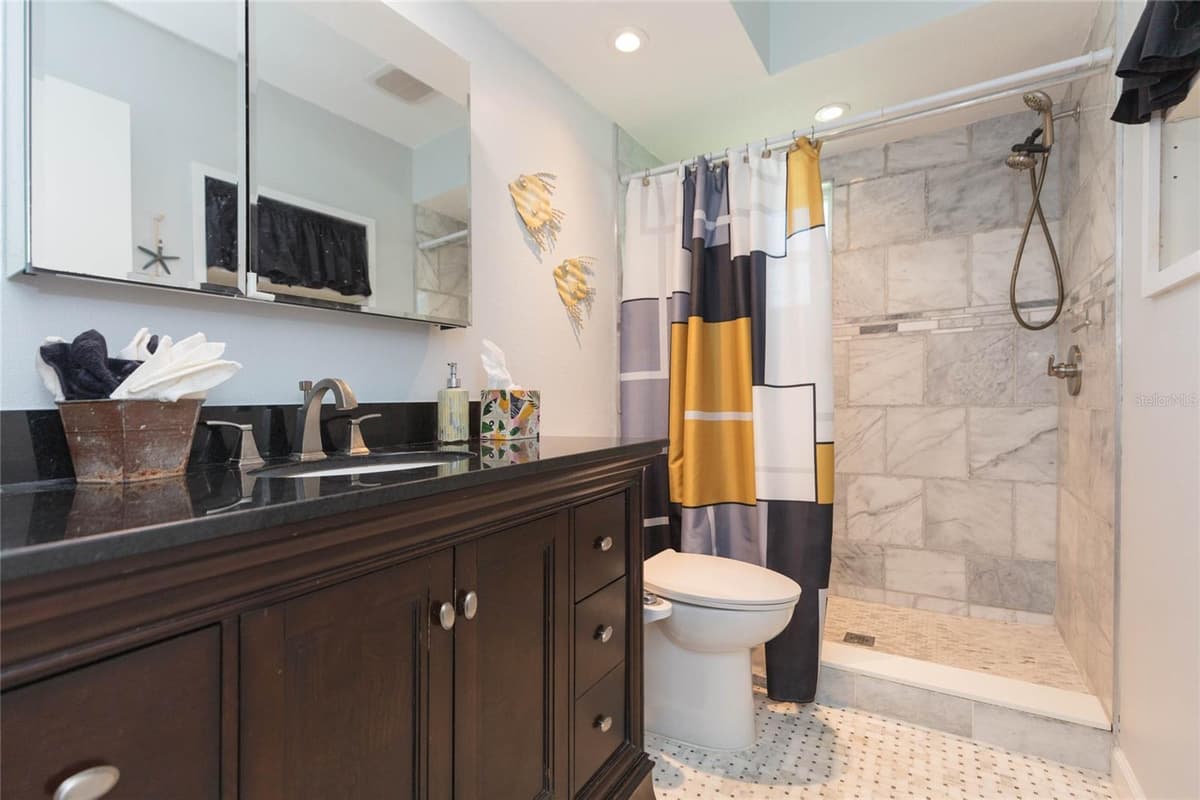 8423 PEBBLE DRIVE — photo 32 of 40