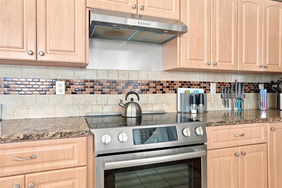 11399 REDGATE STREET — photo 8 of 50