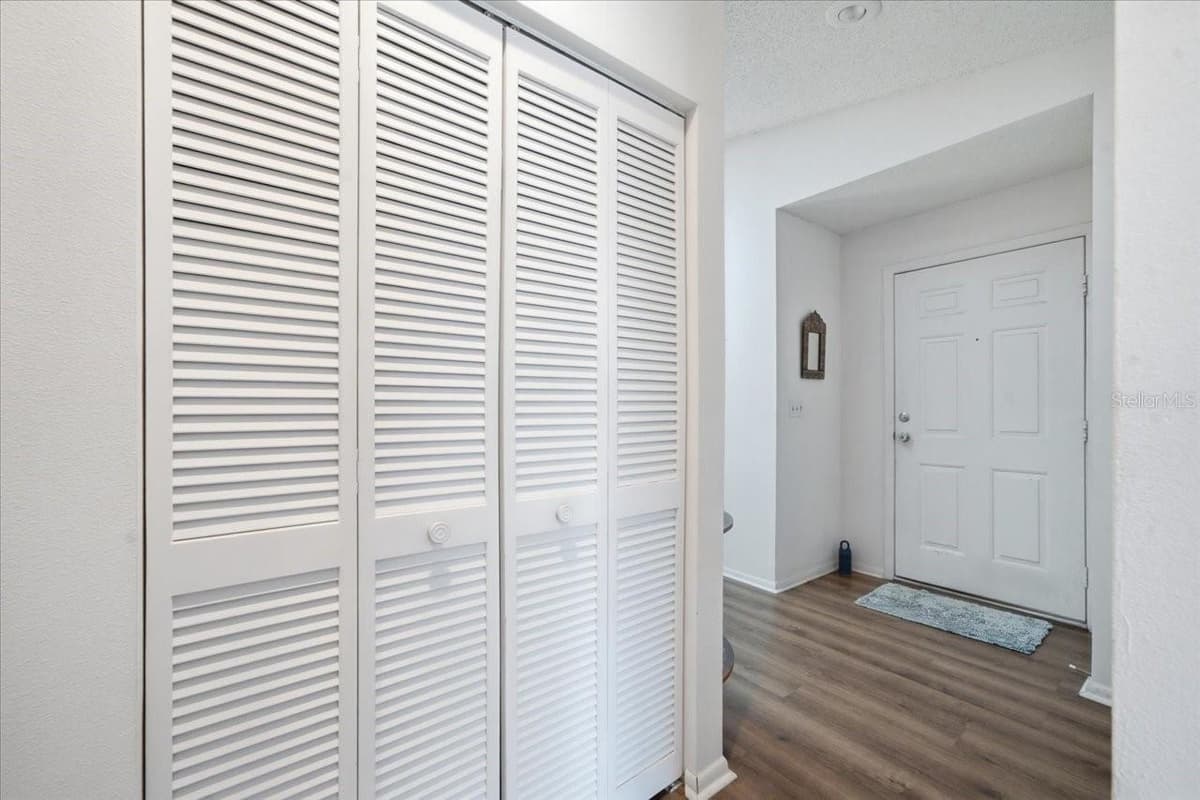 9436 NAKOMA WAY — photo 4 of 40