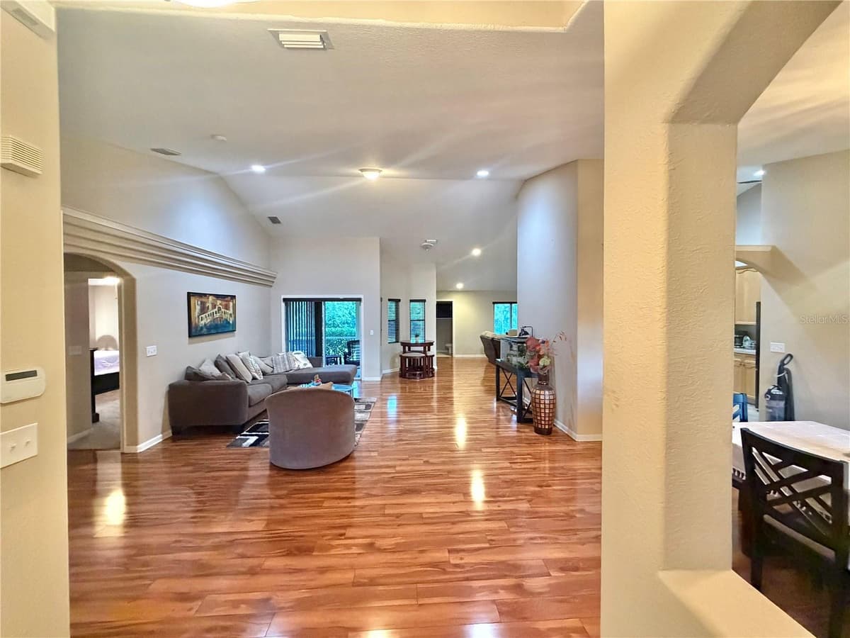 17770 64TH PLACE — photo 7 of 43