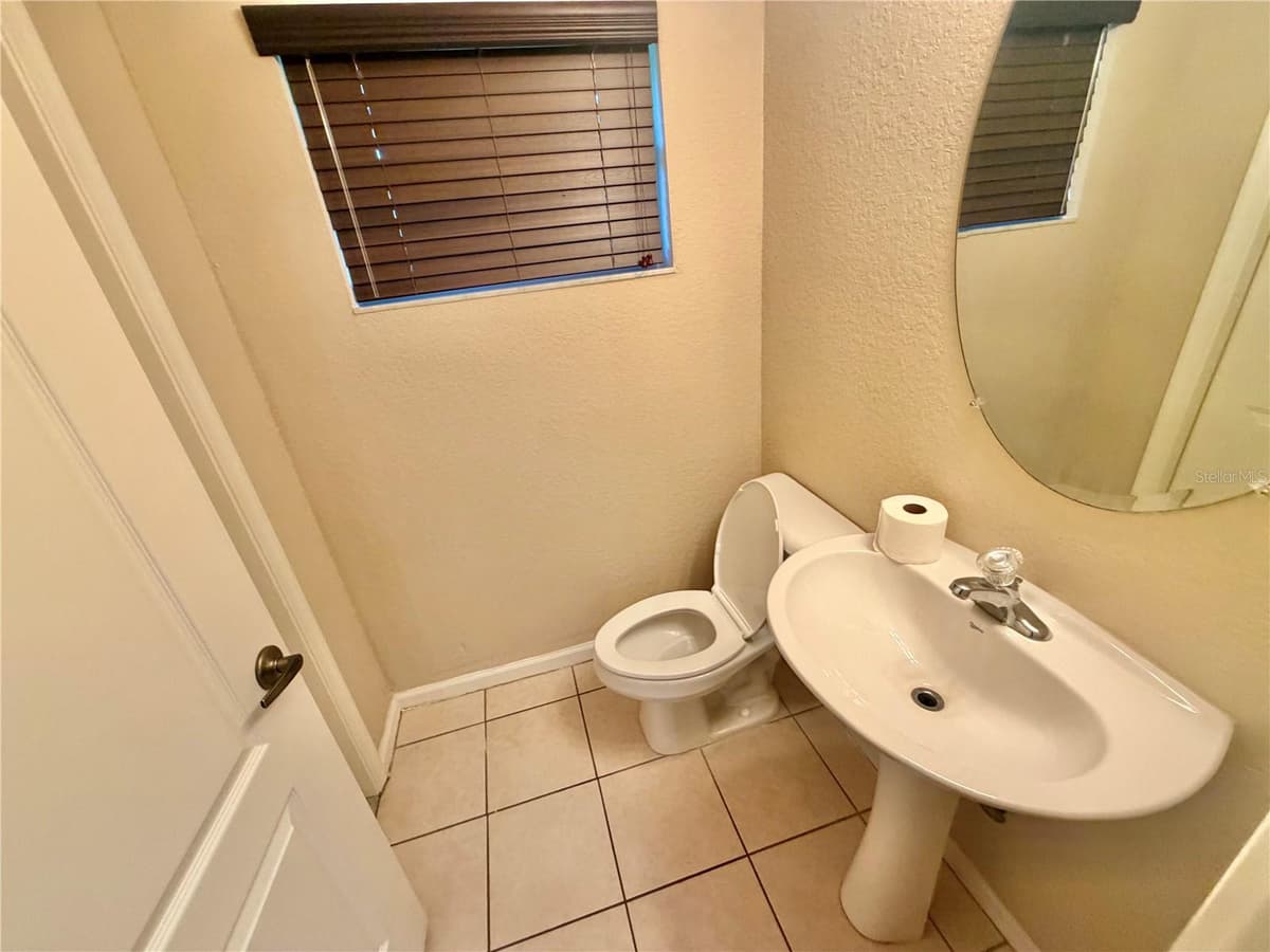 17770 64TH PLACE — photo 14 of 43