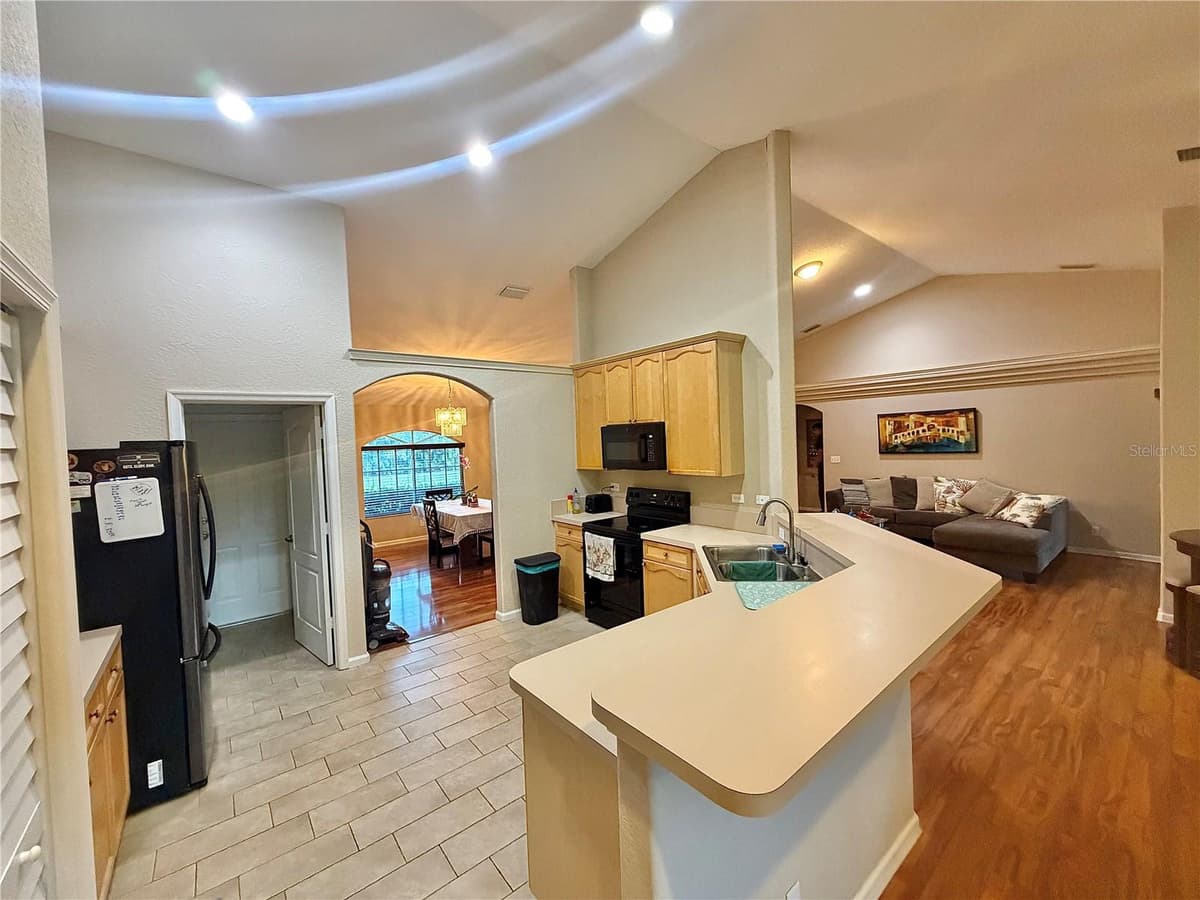 17770 64TH PLACE — photo 10 of 43