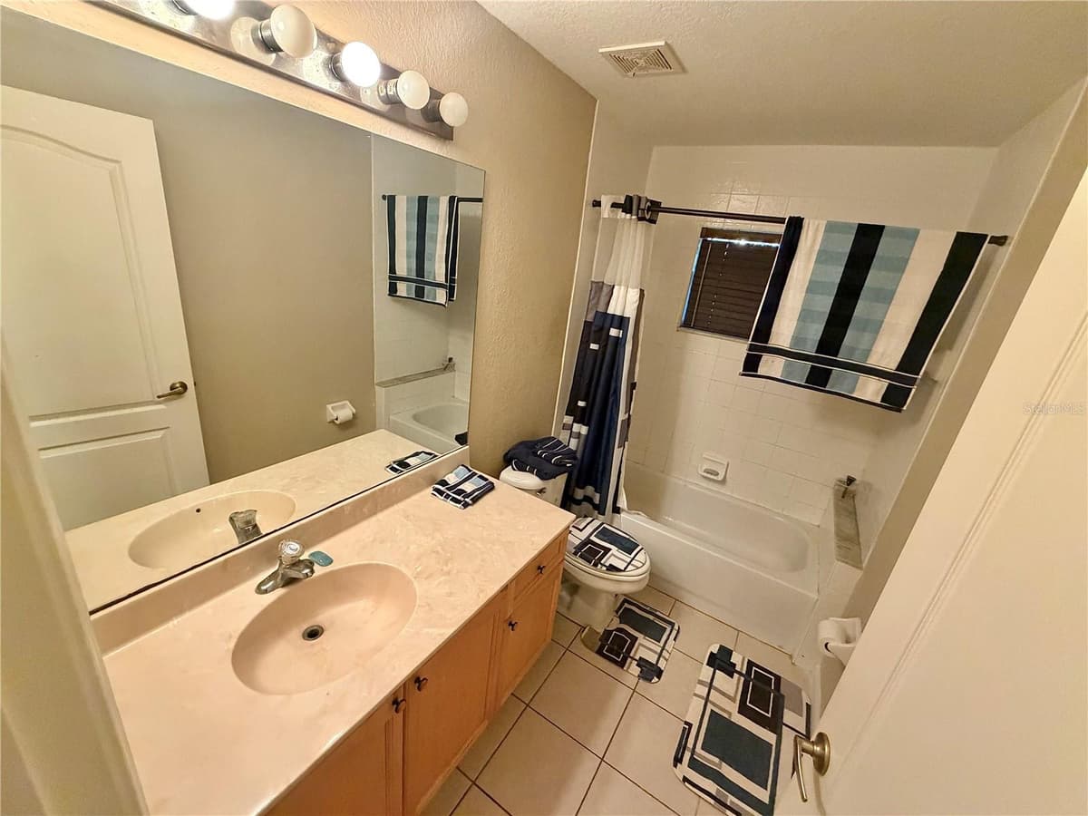 17770 64TH PLACE — photo 16 of 43