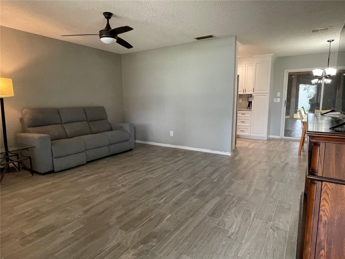 6081 63RD STREET — photo 5 of 29