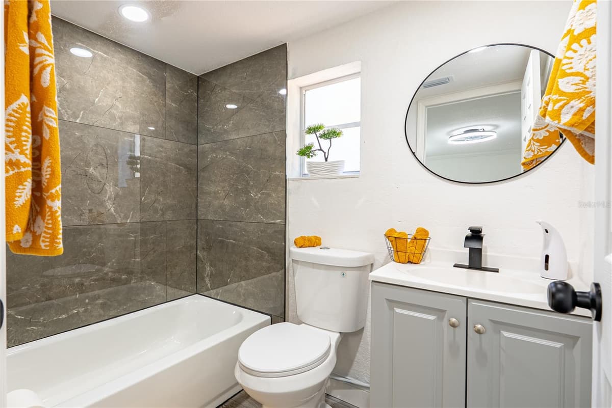 11303 CHICAGO AVENUE — photo 18 of 33