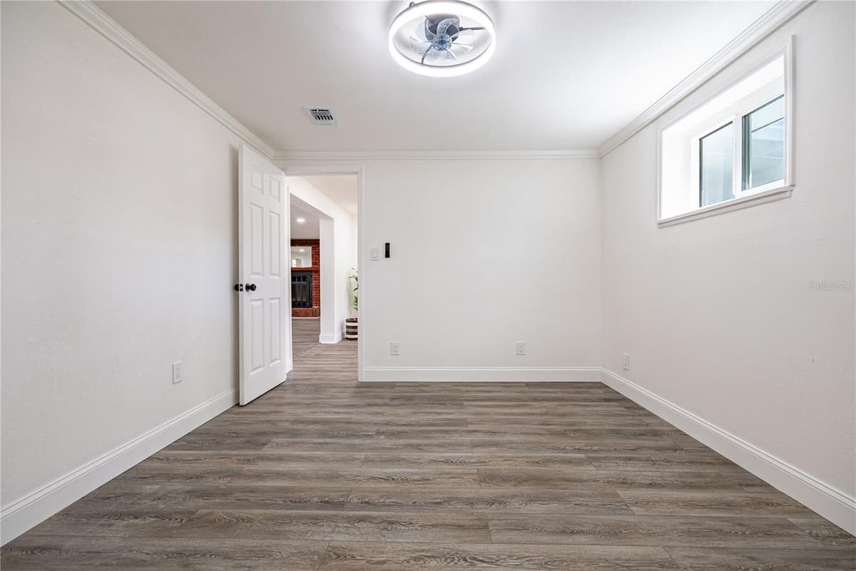 11303 CHICAGO AVENUE — photo 17 of 33
