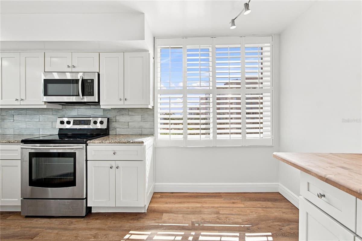 5153 ISLA KEY BOULEVARD — photo 4 of 47