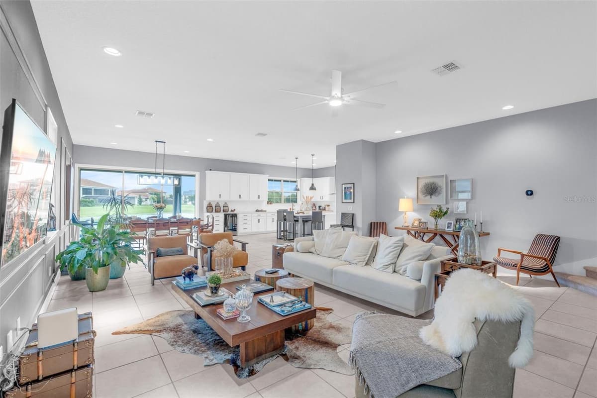 13031 STANTHORNE AVENUE — photo 3 of 60