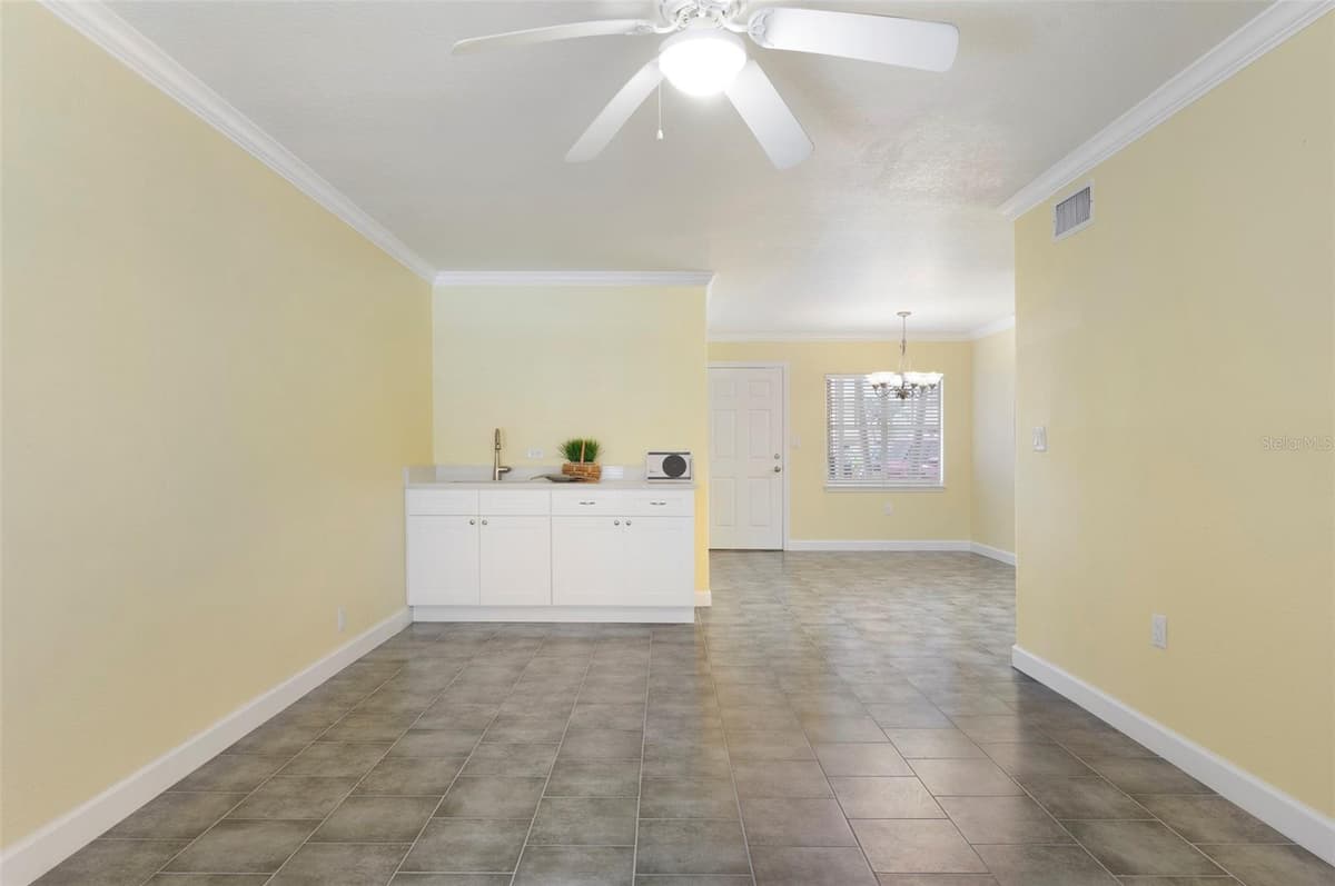 19417 GULF BOULEVARD — photo 12 of 40