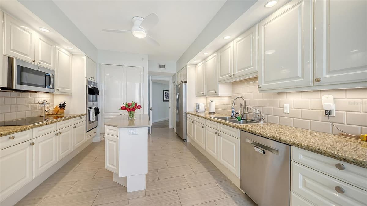 1241 GULF OF MEXICO DRIVE — photo 26 of 78
