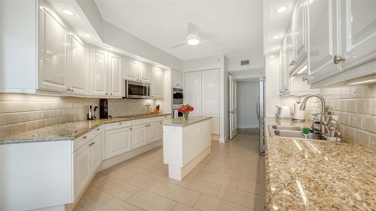 1241 GULF OF MEXICO DRIVE — photo 25 of 78