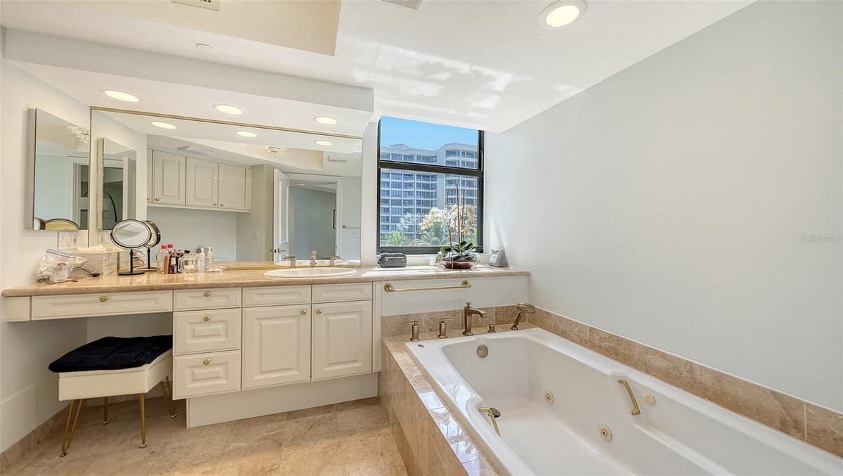 1241 GULF OF MEXICO DRIVE — photo 45 of 78