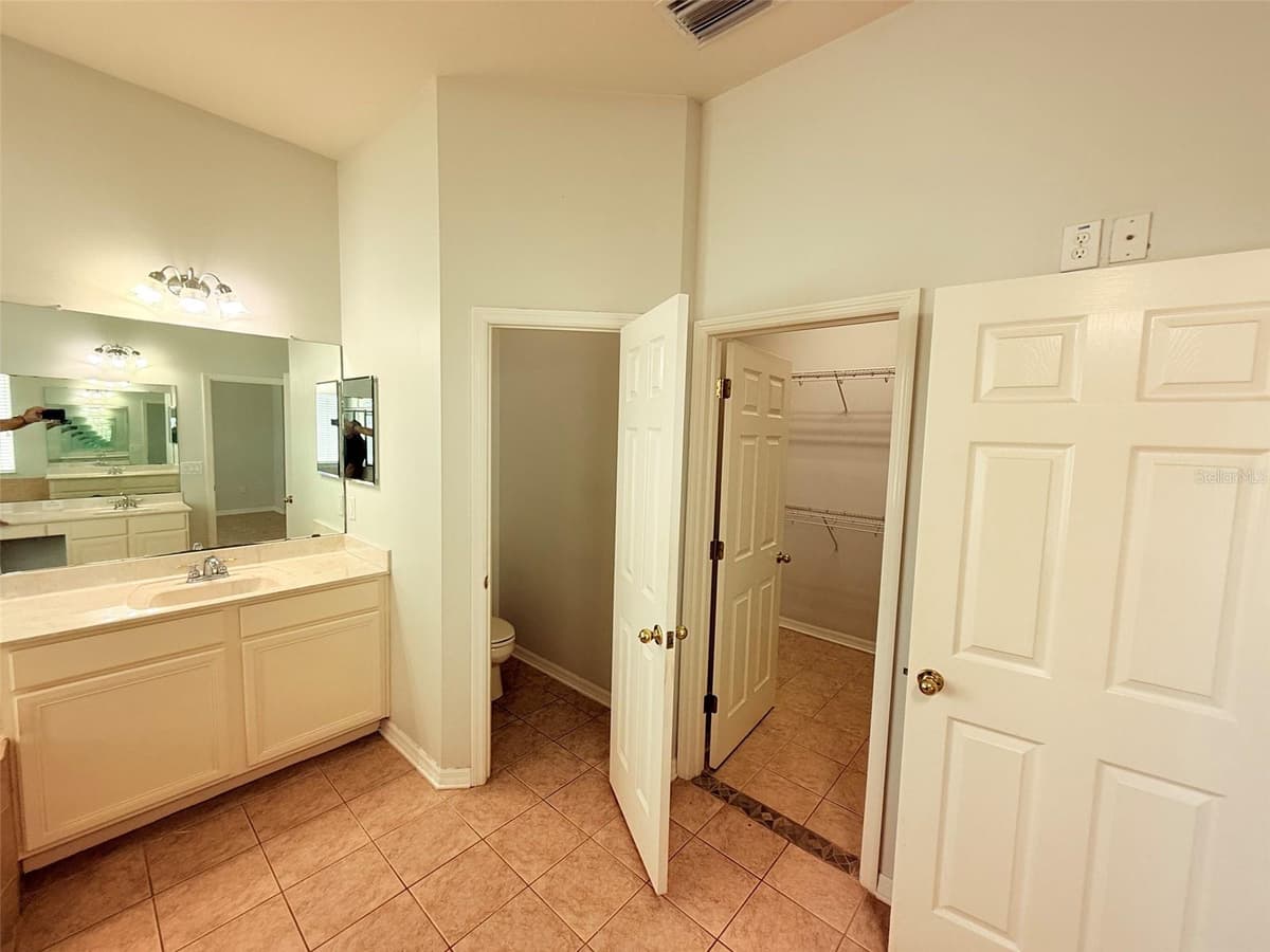 8523 NORTHTON GROVES BOULEVARD — photo 20 of 28