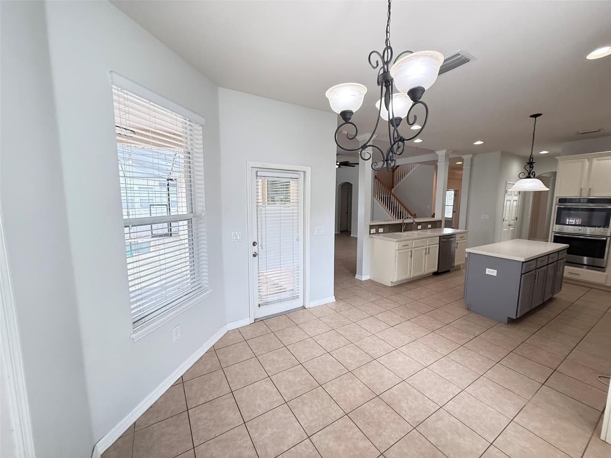 8523 NORTHTON GROVES BOULEVARD — photo 13 of 28