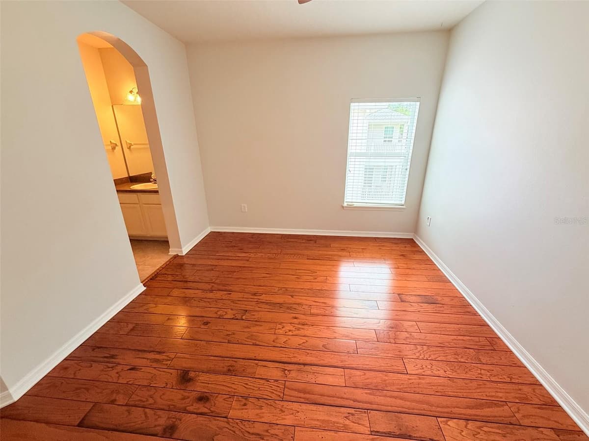8523 NORTHTON GROVES BOULEVARD — photo 24 of 28
