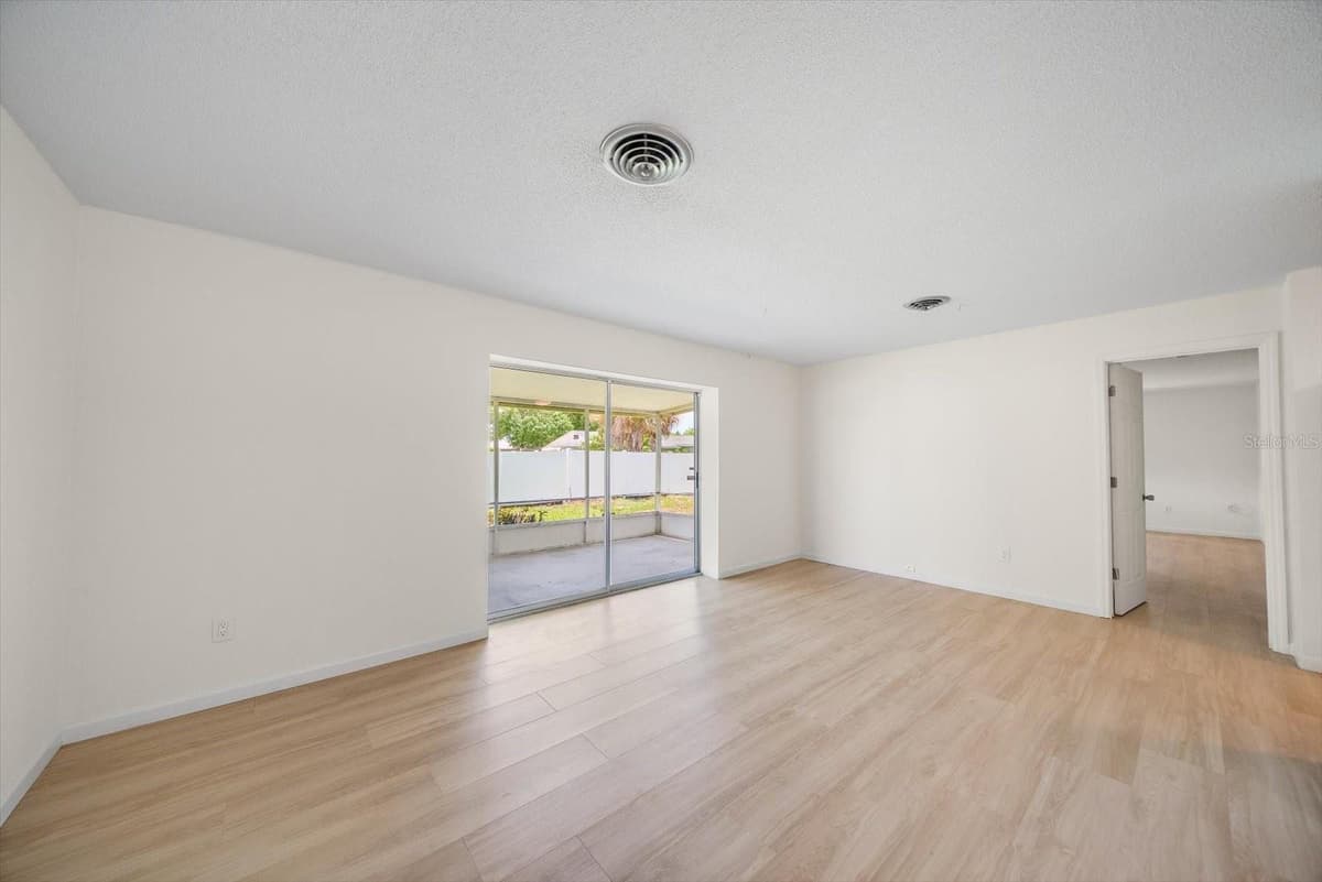987 QUEEN ROAD — photo 11 of 36