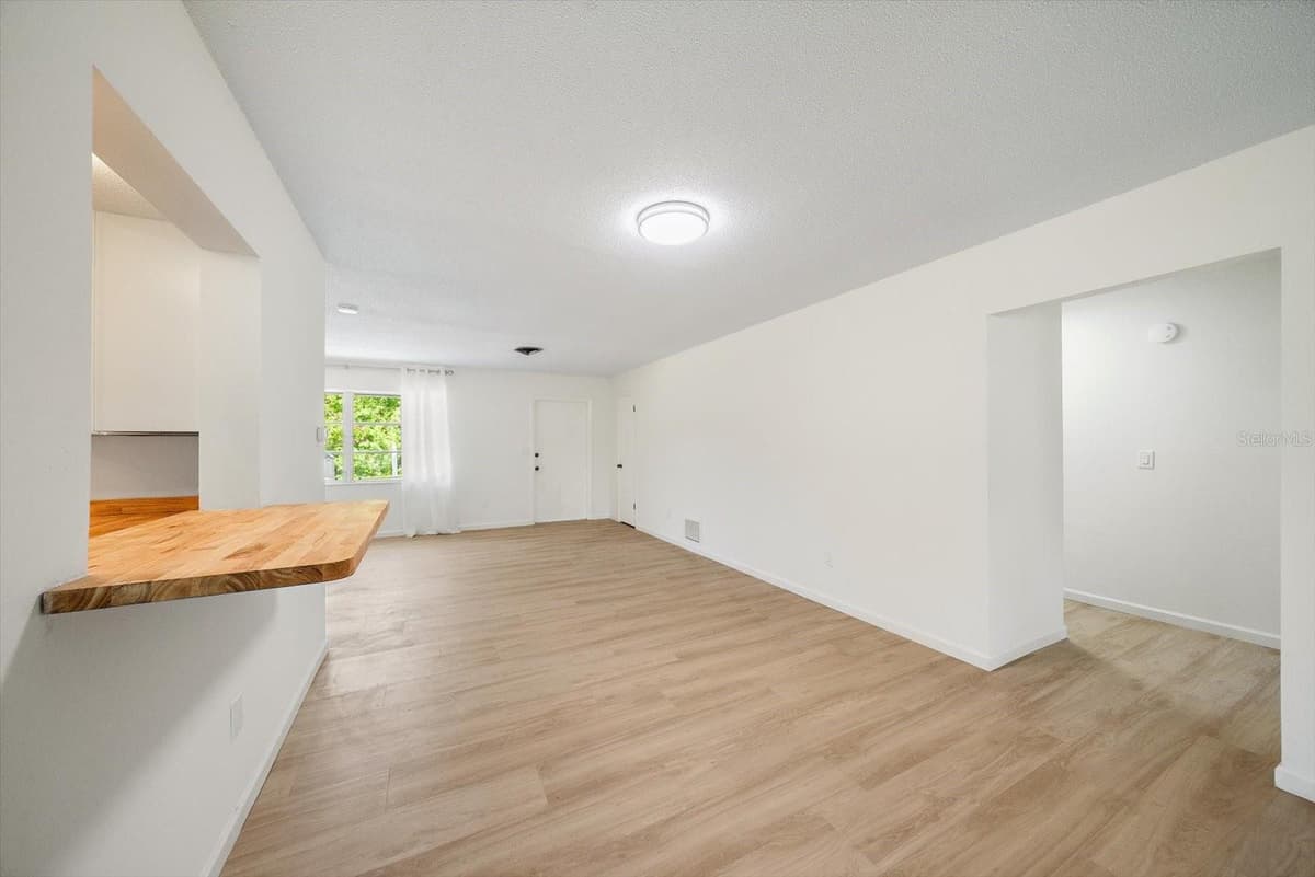 987 QUEEN ROAD — photo 13 of 36