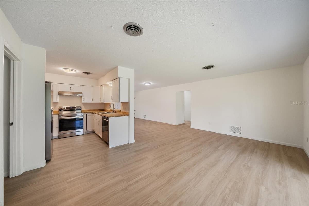 987 QUEEN ROAD — photo 8 of 36