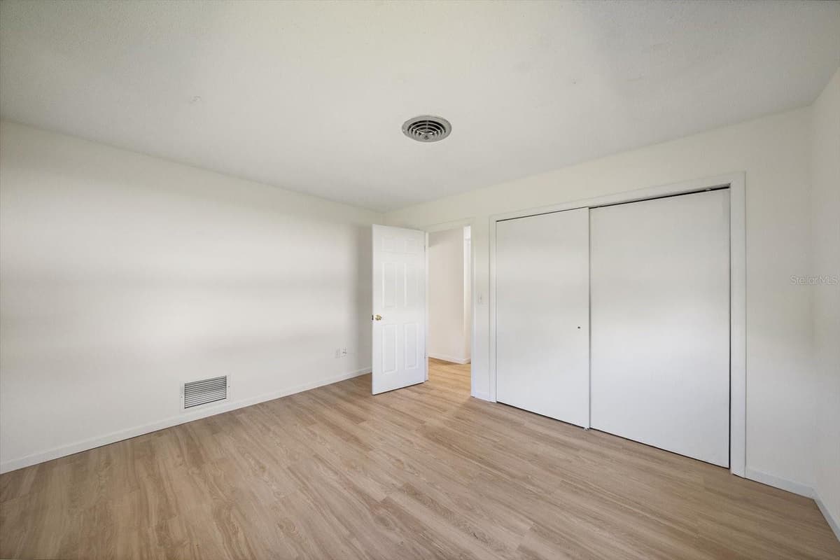 987 QUEEN ROAD — photo 18 of 36