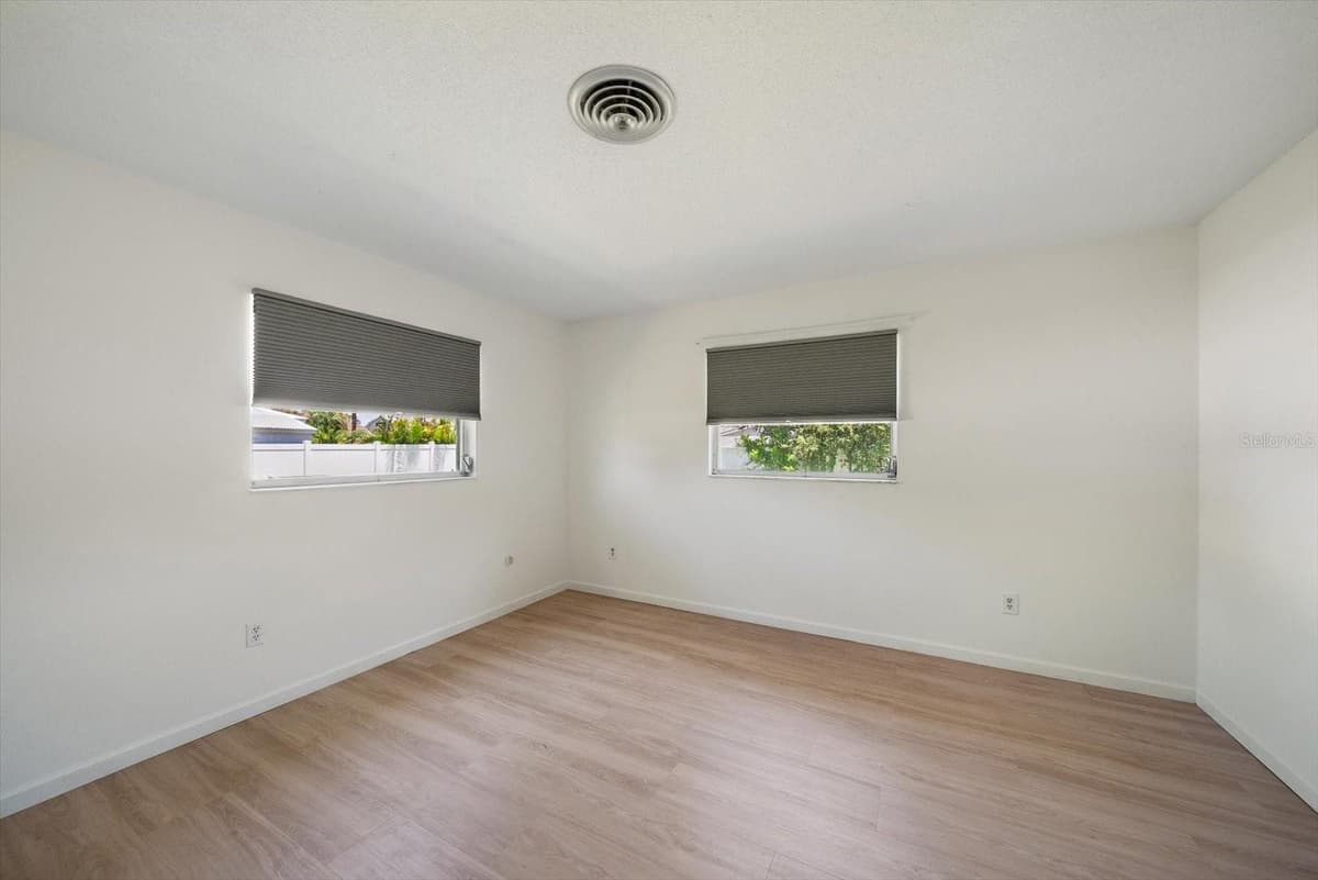 987 QUEEN ROAD — photo 16 of 36