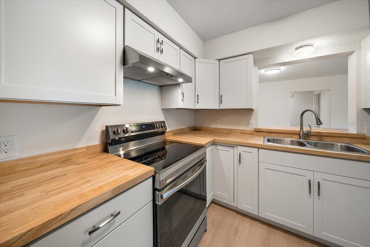 987 QUEEN ROAD — photo 6 of 36