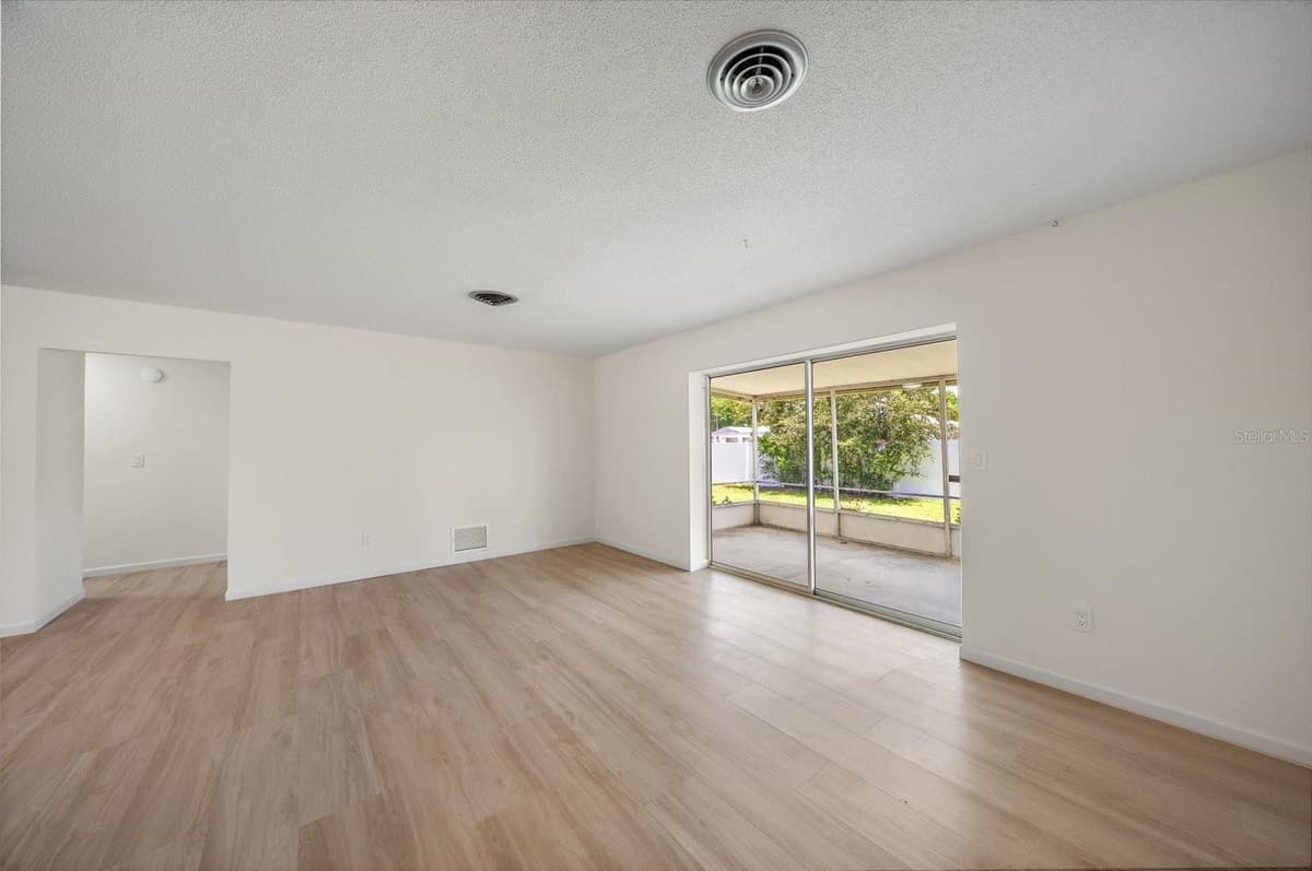 987 QUEEN ROAD — photo 10 of 36