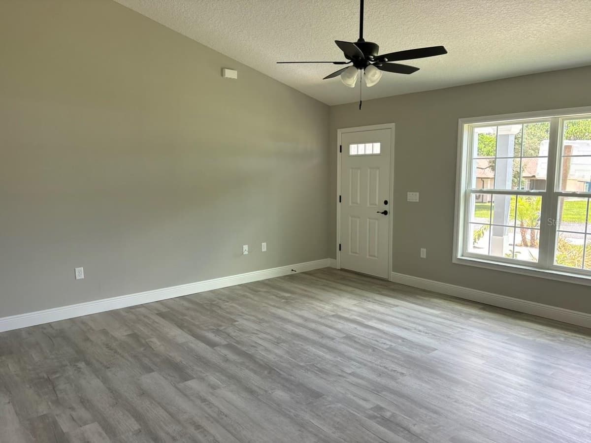 659 BANCROFT DRIVE — photo 9 of 28