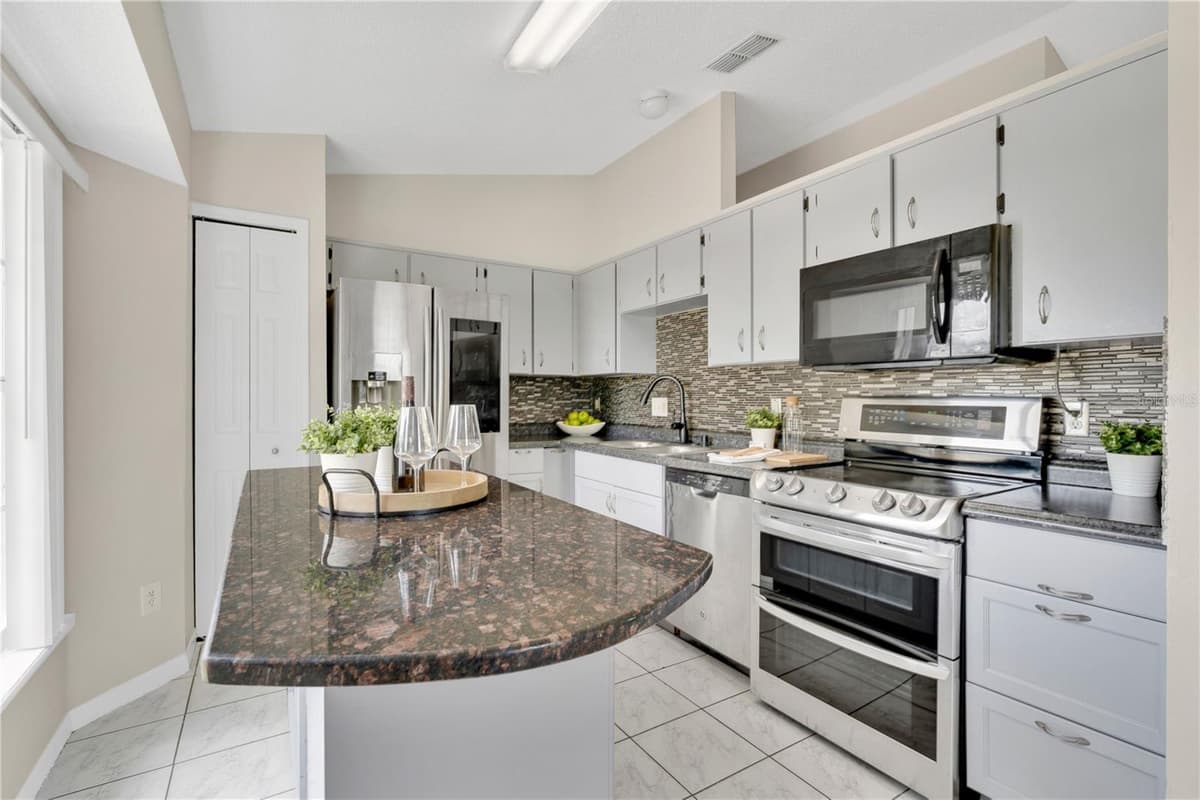 272 SAN GABRIEL STREET — photo 9 of 29