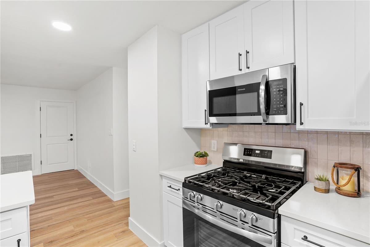 1201 AVALON BOULEVARD — photo 16 of 46