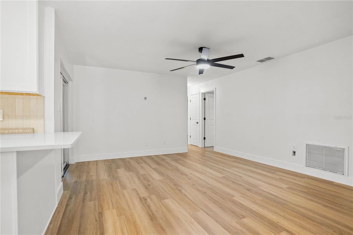 1201 AVALON BOULEVARD — photo 10 of 46