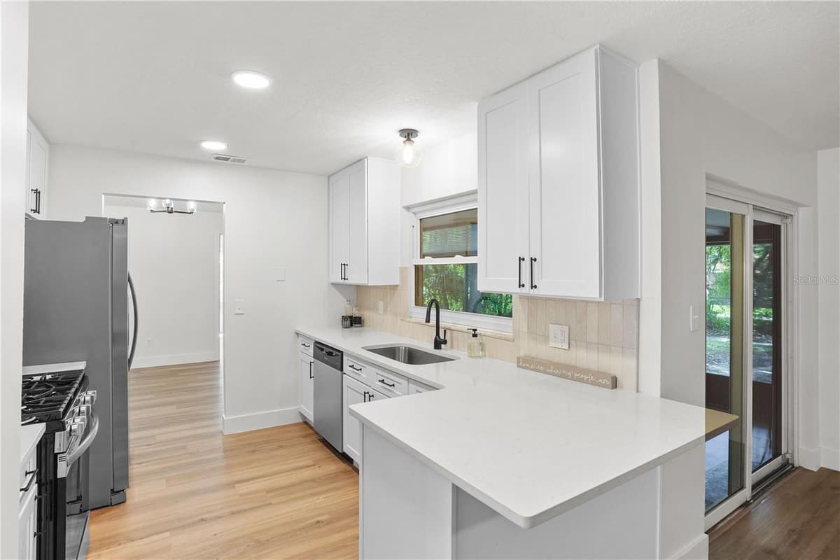 1201 AVALON BOULEVARD — photo 14 of 46