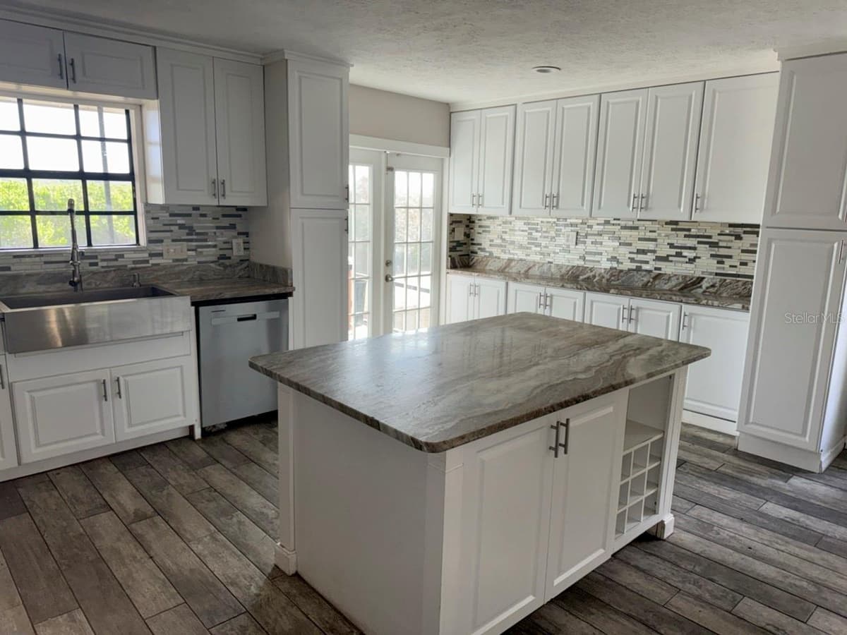 9901 DAVIS STREET — photo 19 of 35