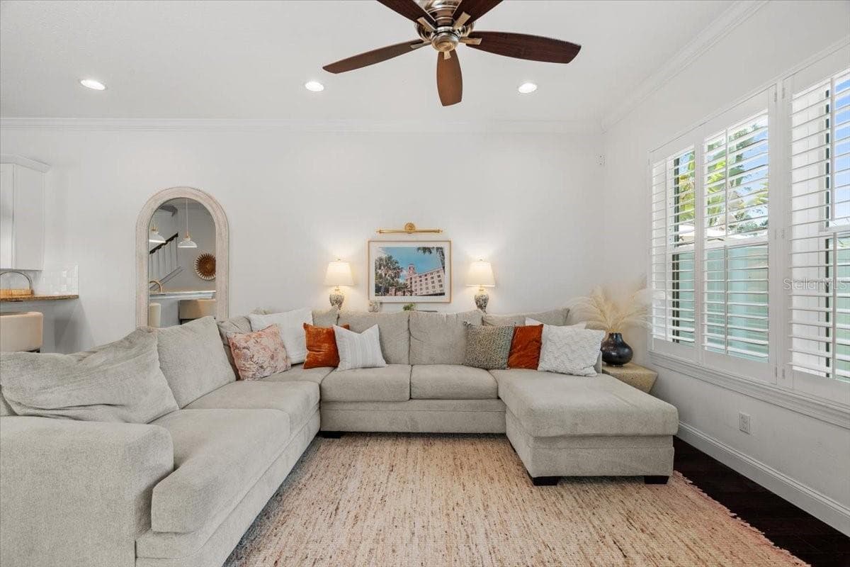 3203 SANTIAGO STREET — photo 17 of 41