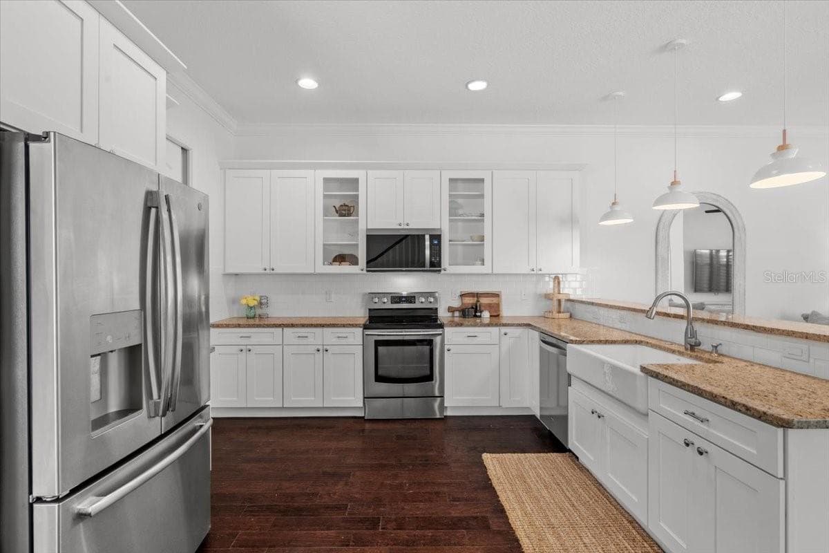 3203 SANTIAGO STREET — photo 12 of 41