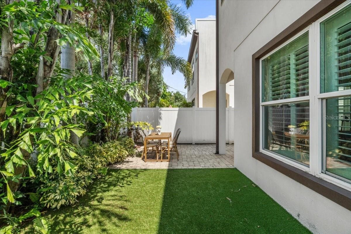3203 SANTIAGO STREET — photo 38 of 41
