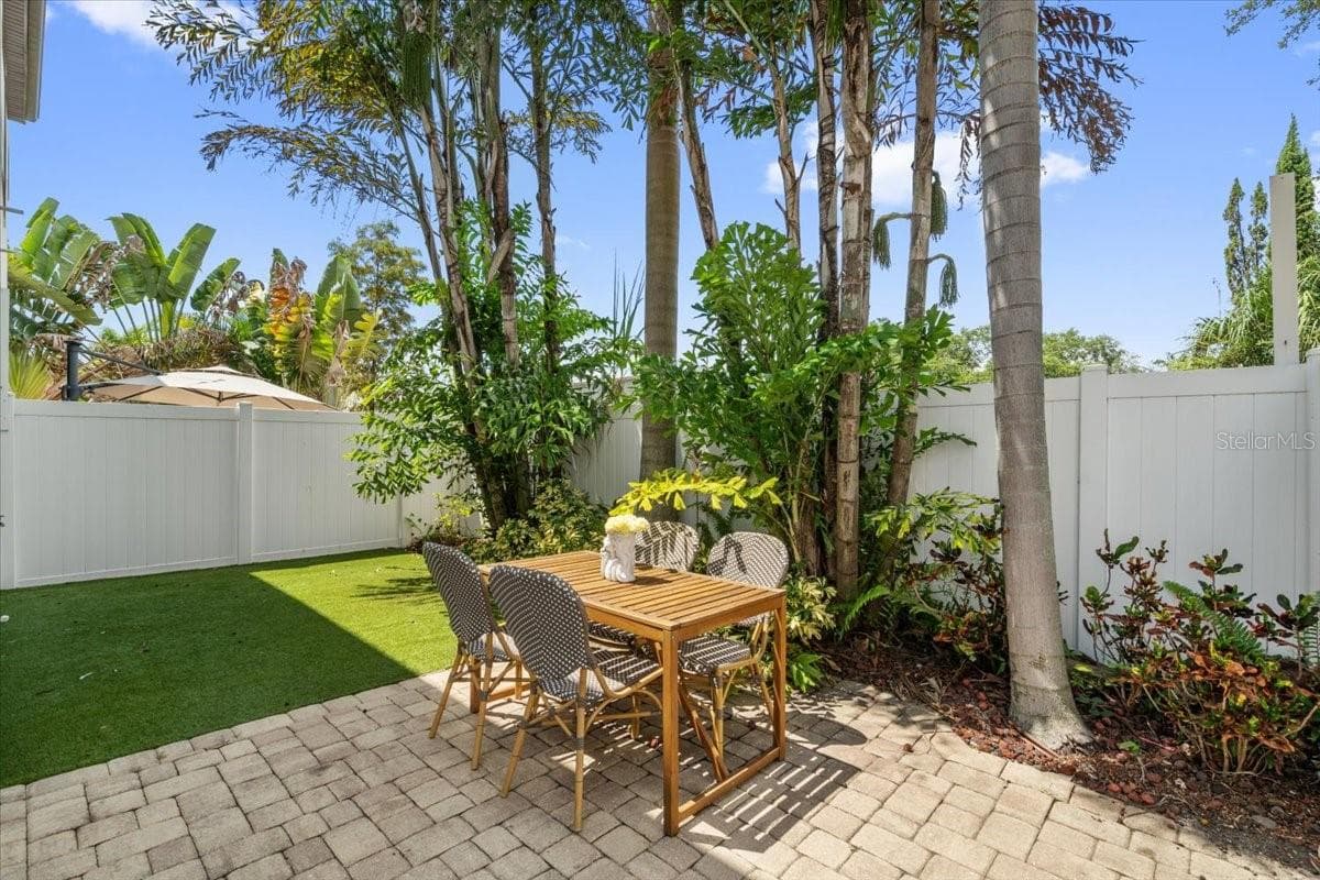 3203 SANTIAGO STREET — photo 37 of 41