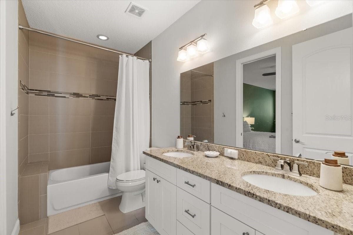 3203 SANTIAGO STREET — photo 32 of 41