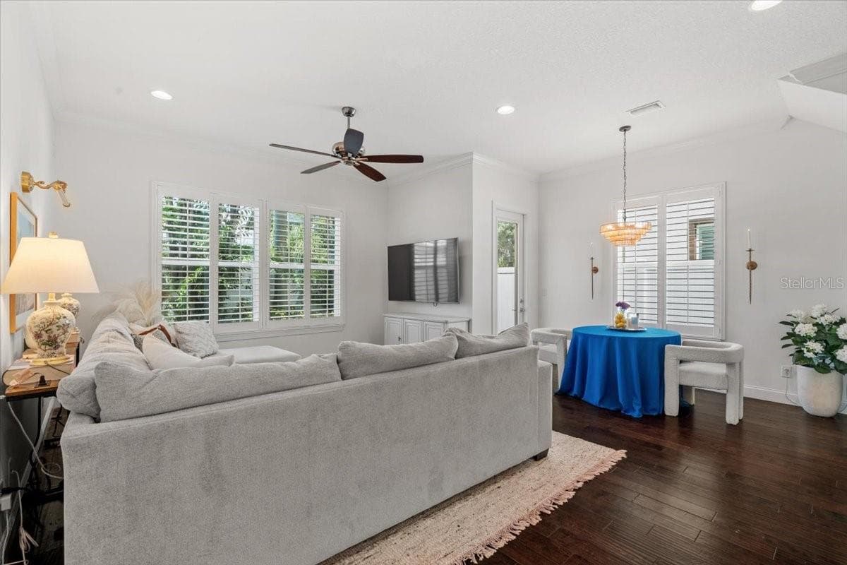 3203 SANTIAGO STREET — photo 15 of 41