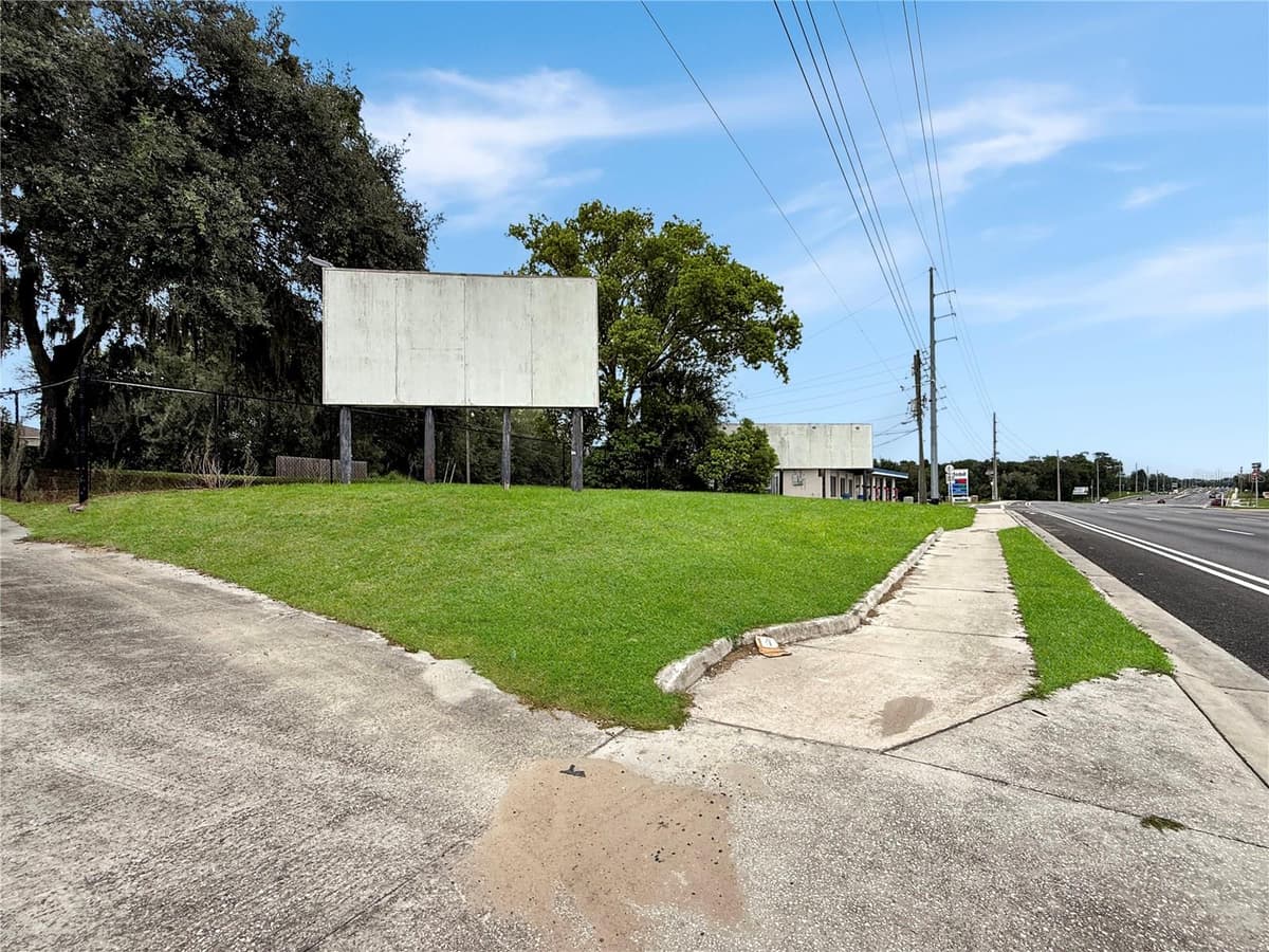 835 US HIGHWAY 27 — photo 21 of 22