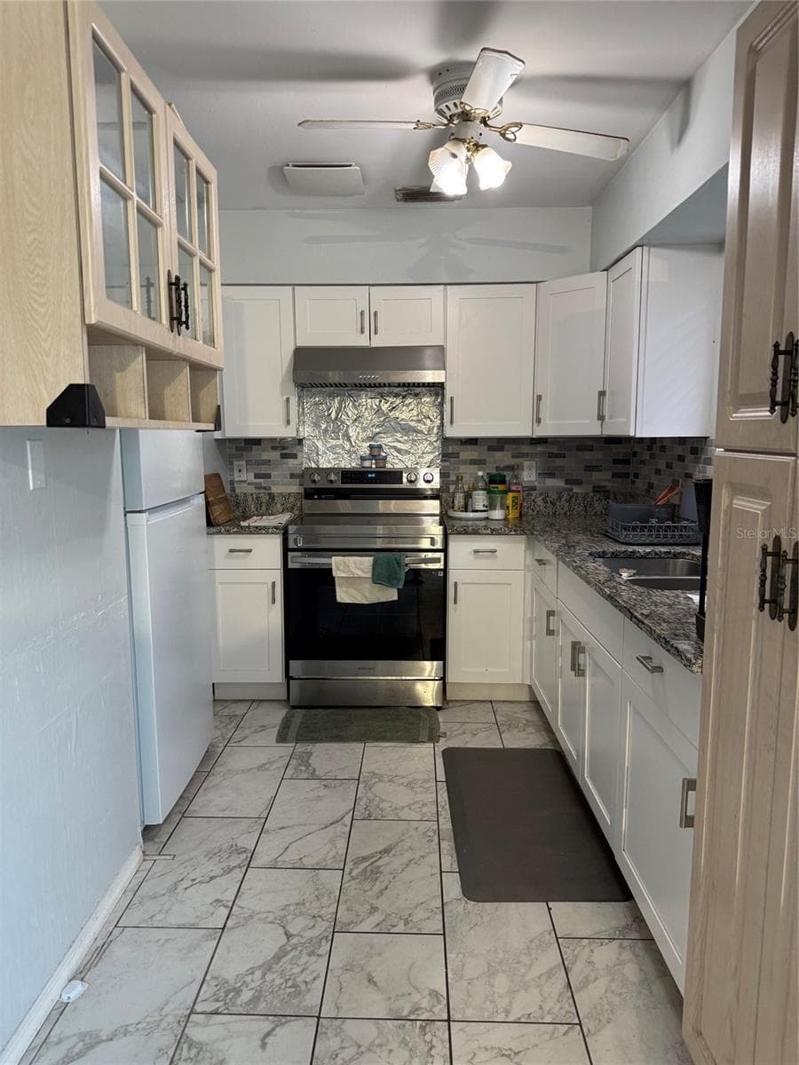 3305 JOE LOUIS DRIVE — photo 6 of 24