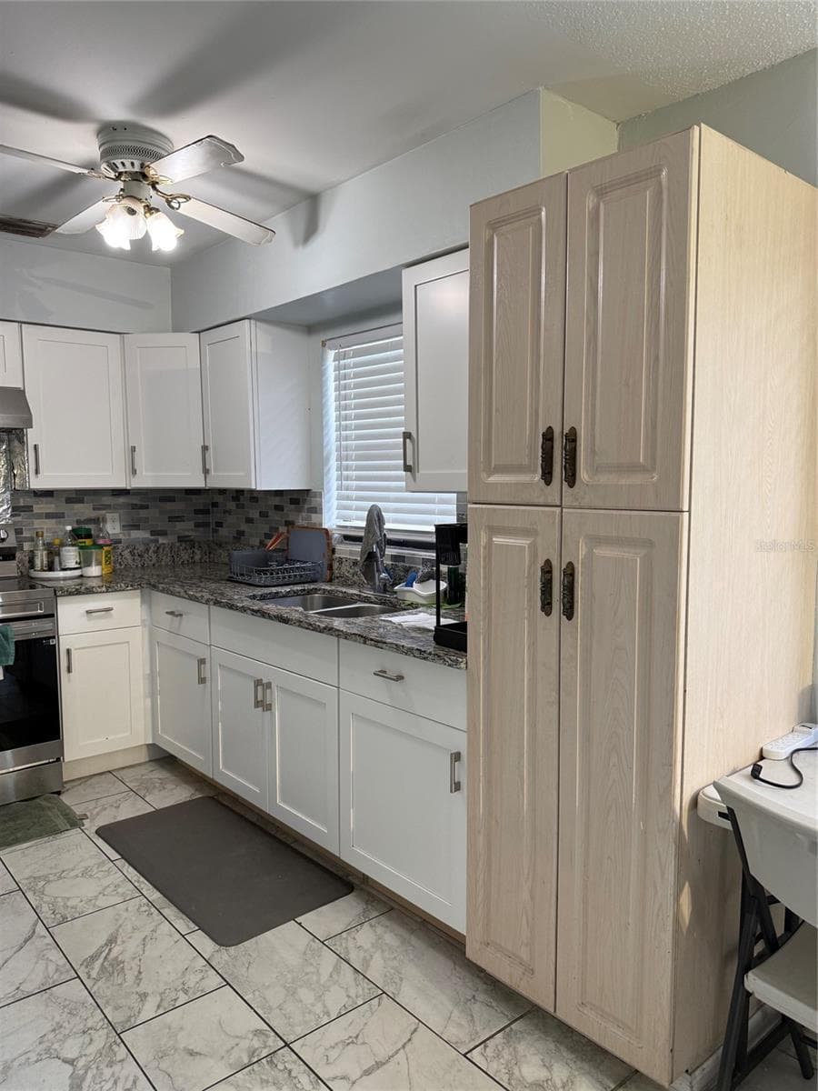 3305 JOE LOUIS DRIVE — photo 7 of 24