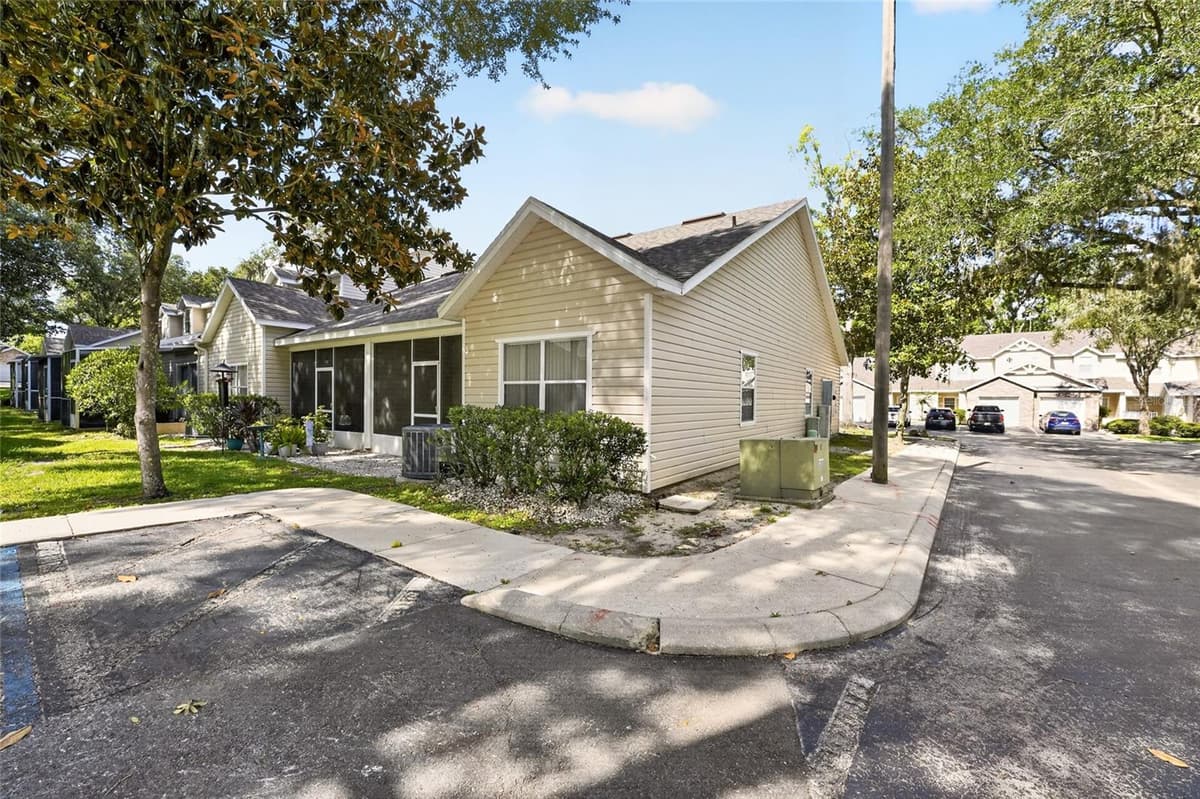 4700 ARCHER ROAD — photo 4 of 47