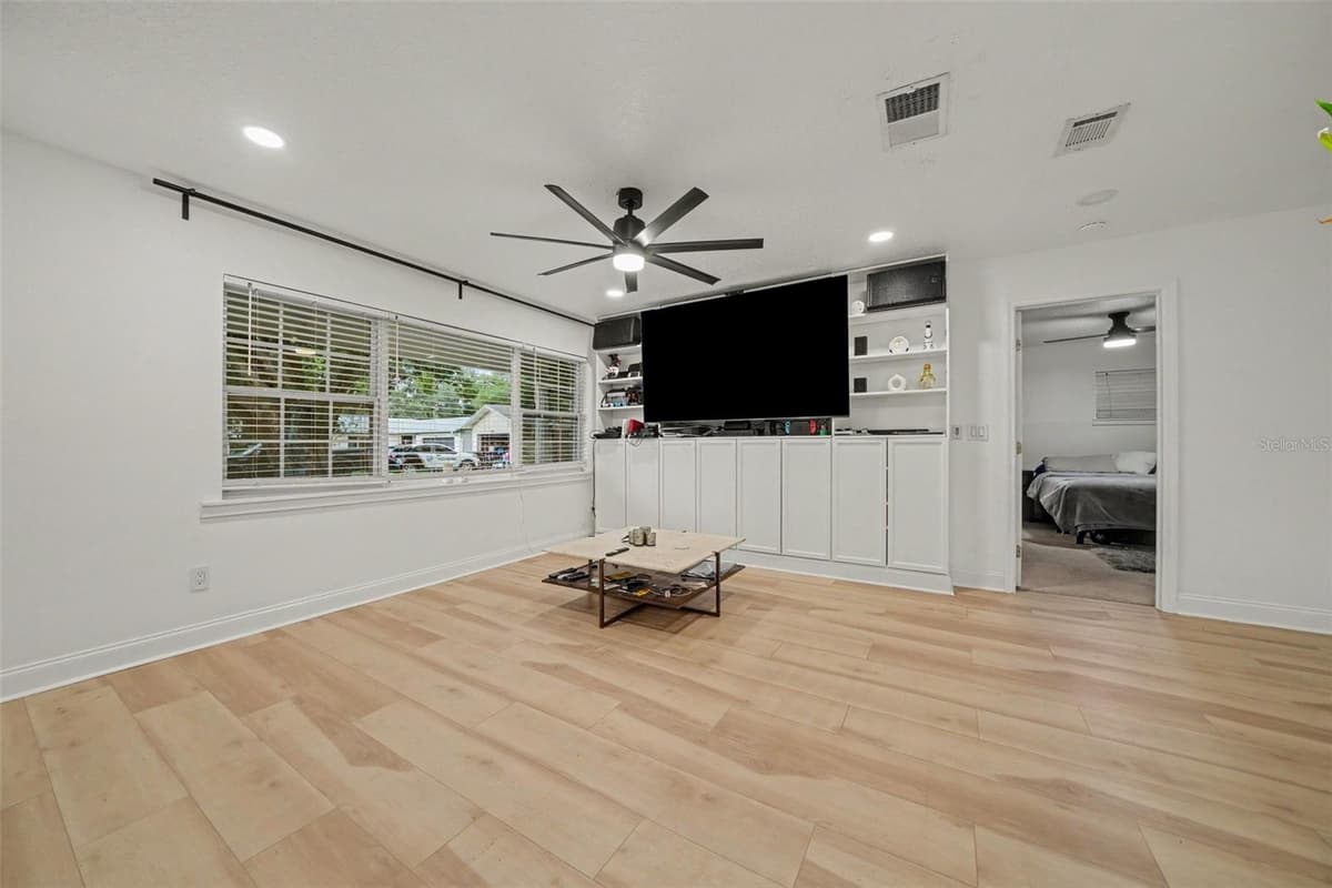 1905 BONANZA CT — photo 5 of 26