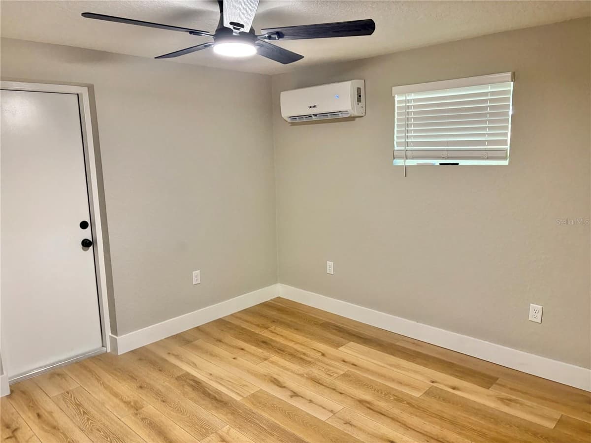 12119 VICTORY DRIVE — photo 26 of 54
