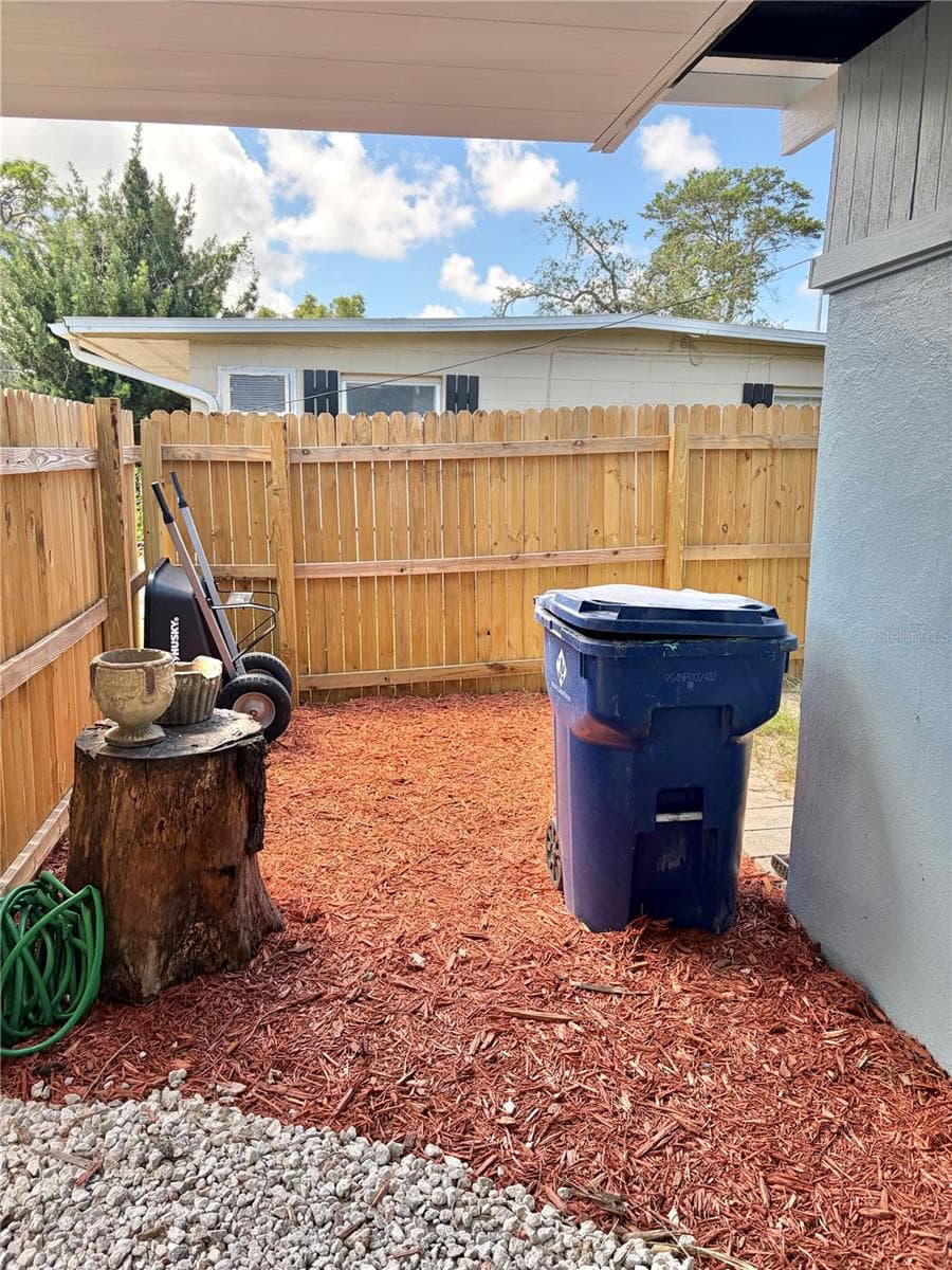 12119 VICTORY DRIVE — photo 38 of 54