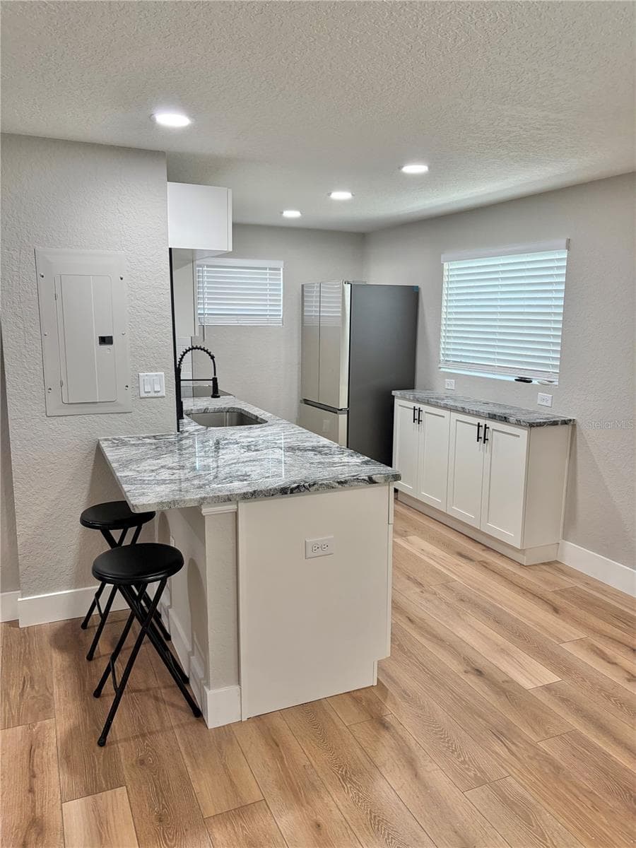 12119 VICTORY DRIVE — photo 15 of 54