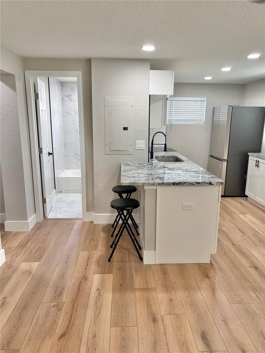 12119 VICTORY DRIVE — photo 9 of 54
