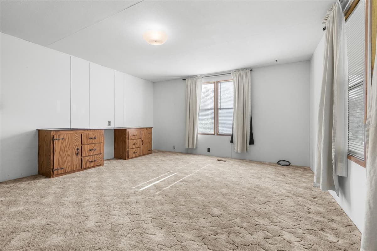 4605 THOMPSON ROAD — photo 36 of 91