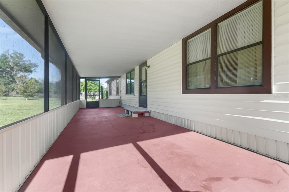 4605 THOMPSON ROAD — photo 14 of 91